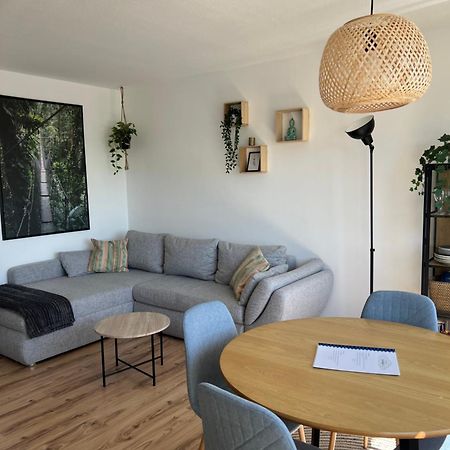 Up Wulkje21 Neu Renovierte Wohnung Mit Pkw Stellplatz Emden Exteriör bild