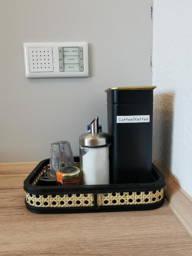 Up Wulkje21 Neu Renovierte Wohnung Mit Pkw Stellplatz Emden Exteriör bild