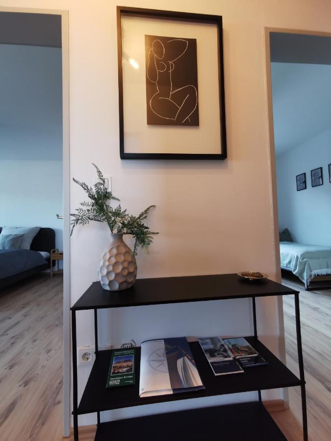 Up Wulkje21 Neu Renovierte Wohnung Mit Pkw Stellplatz Emden Exteriör bild