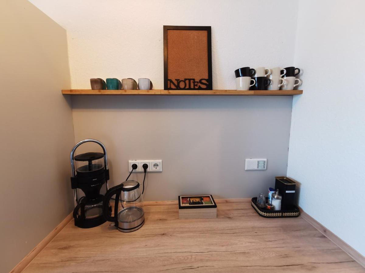 Up Wulkje21 Neu Renovierte Wohnung Mit Pkw Stellplatz Emden Exteriör bild