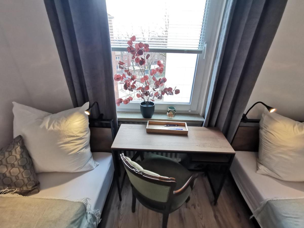 Up Wulkje21 Neu Renovierte Wohnung Mit Pkw Stellplatz Emden Exteriör bild