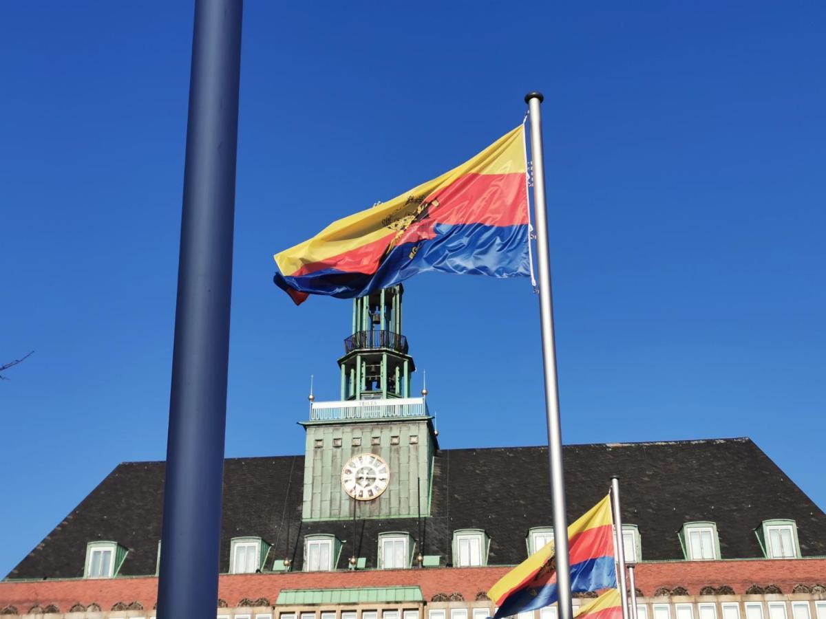 Up Wulkje21 Neu Renovierte Wohnung Mit Pkw Stellplatz Emden Exteriör bild