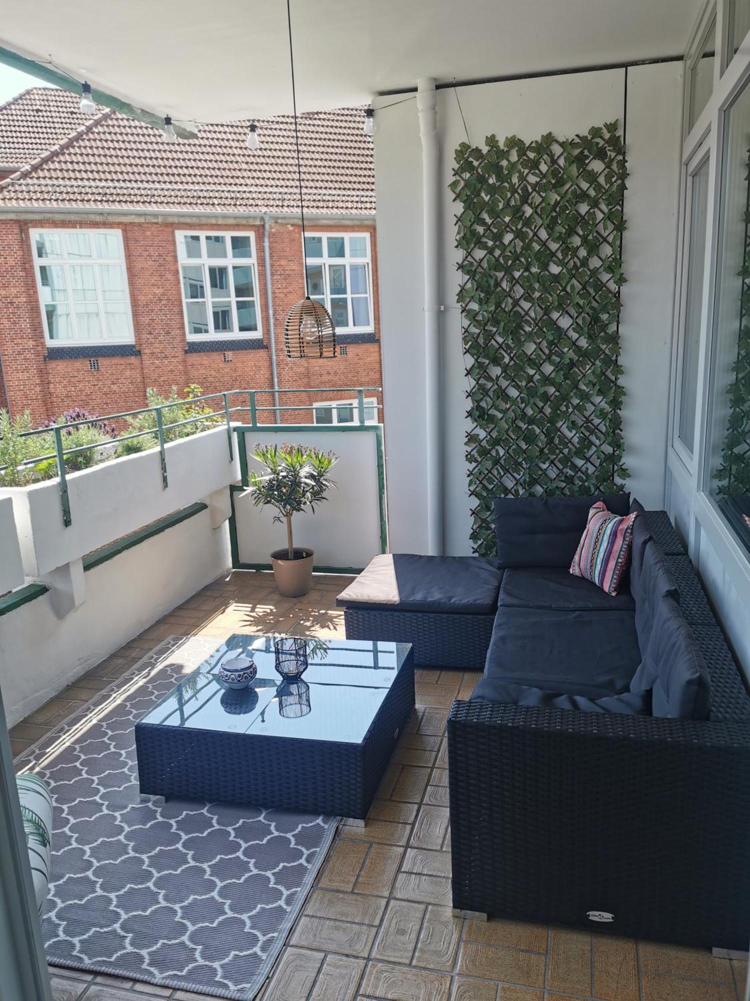 Up Wulkje21 Neu Renovierte Wohnung Mit Pkw Stellplatz Emden Exteriör bild